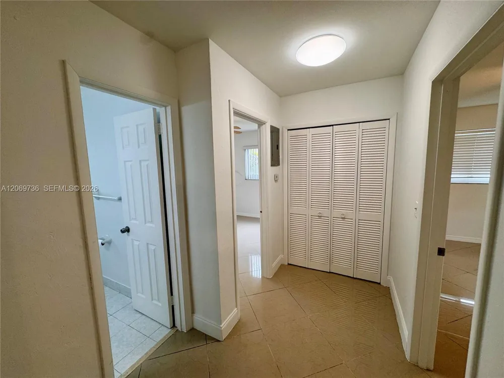 4720 SW 25th Ter Dania Beach, FL 33312