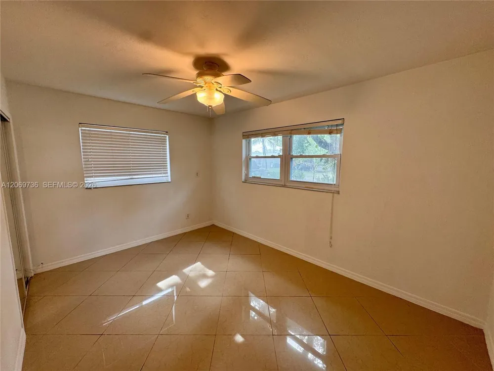 4720 SW 25th Ter Dania Beach, FL 33312