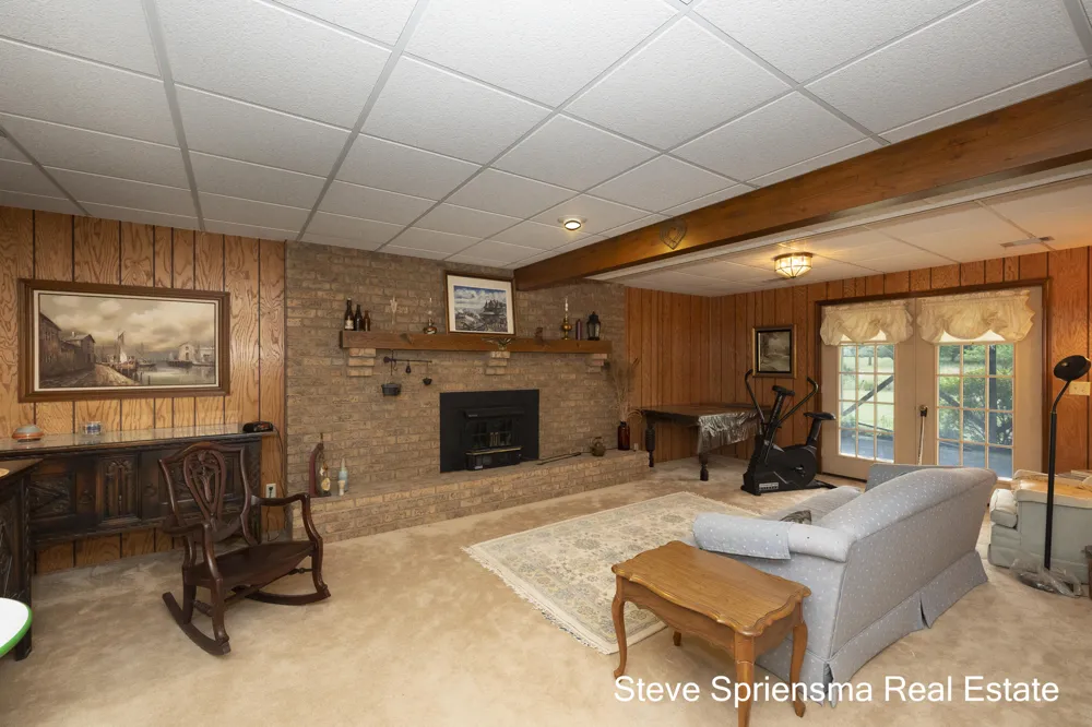 9541 Bass Drive Allendale, MI 49401