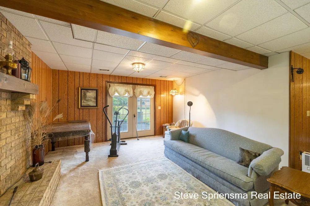 9541 Bass Drive Allendale, MI 49401