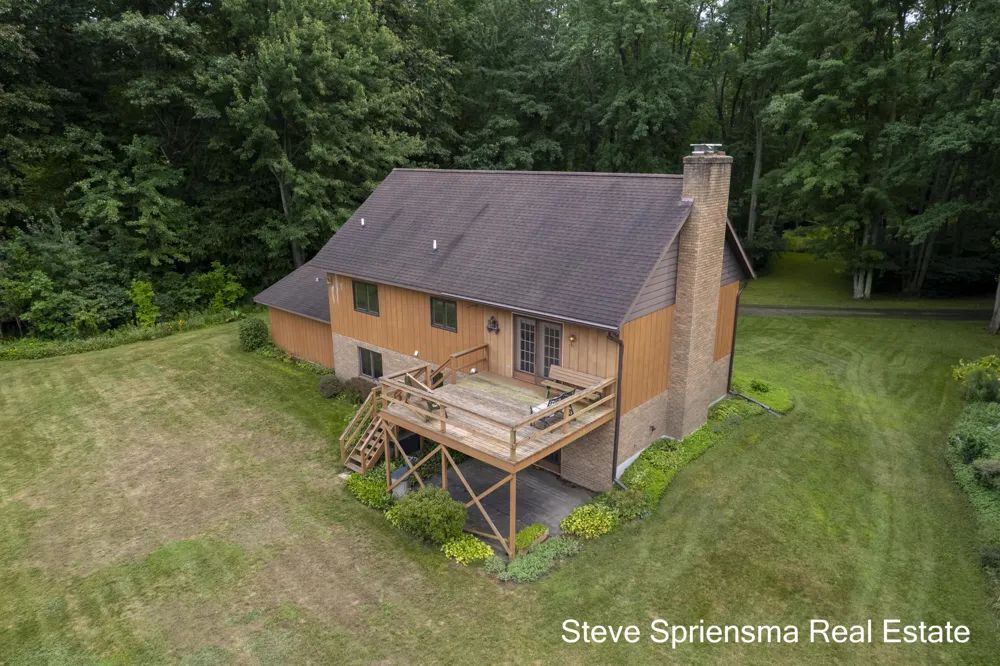 9541 Bass Drive Allendale, MI 49401