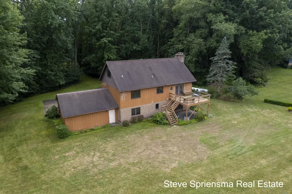9541 Bass Drive Allendale, MI 49401