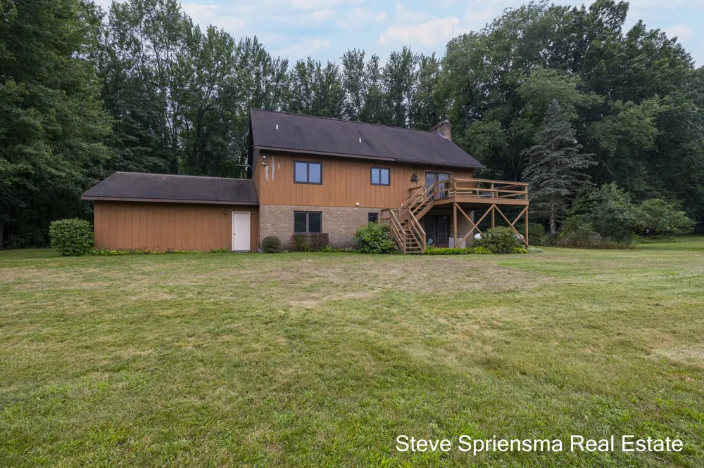 9541 Bass Drive Allendale, MI 49401