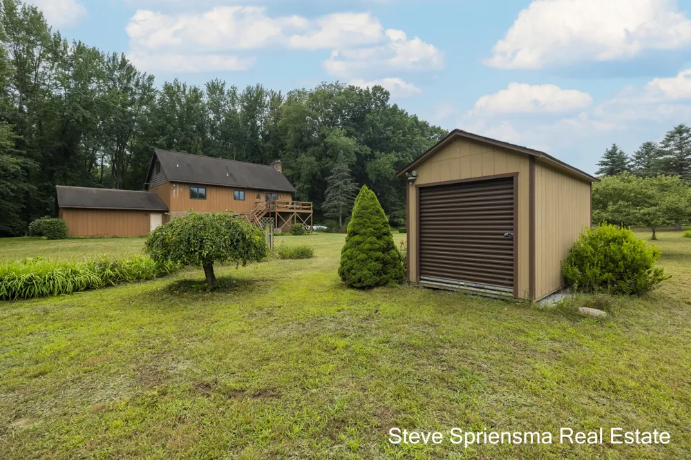 9541 Bass Drive Allendale, MI 49401