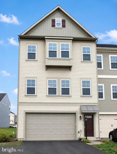 232 PARKLAND DRIVE