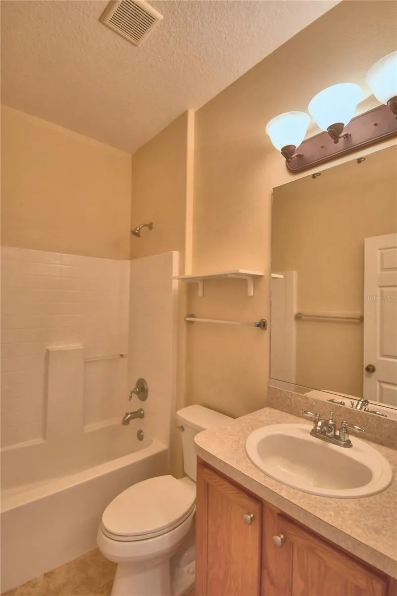 5621 FOREST RIDGE DRIVE Winter Haven, FL 33881