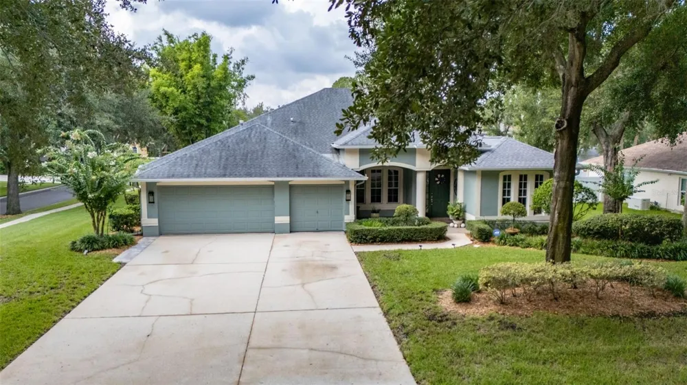 28 CAMELOT RIDGE DRIVE Brandon, FL 33511