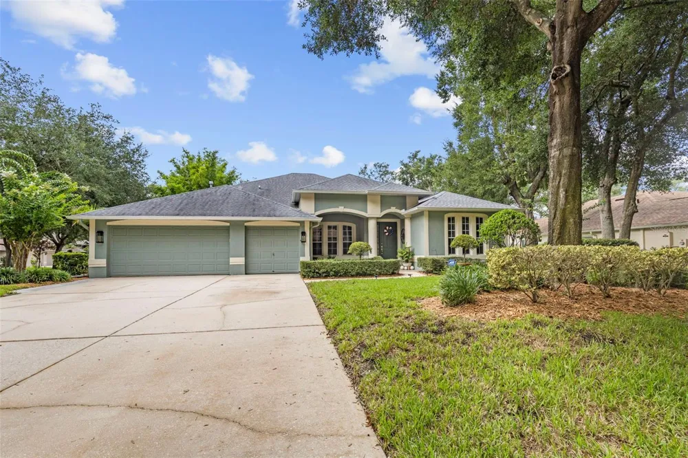 28 CAMELOT RIDGE DRIVE Brandon, FL 33511
