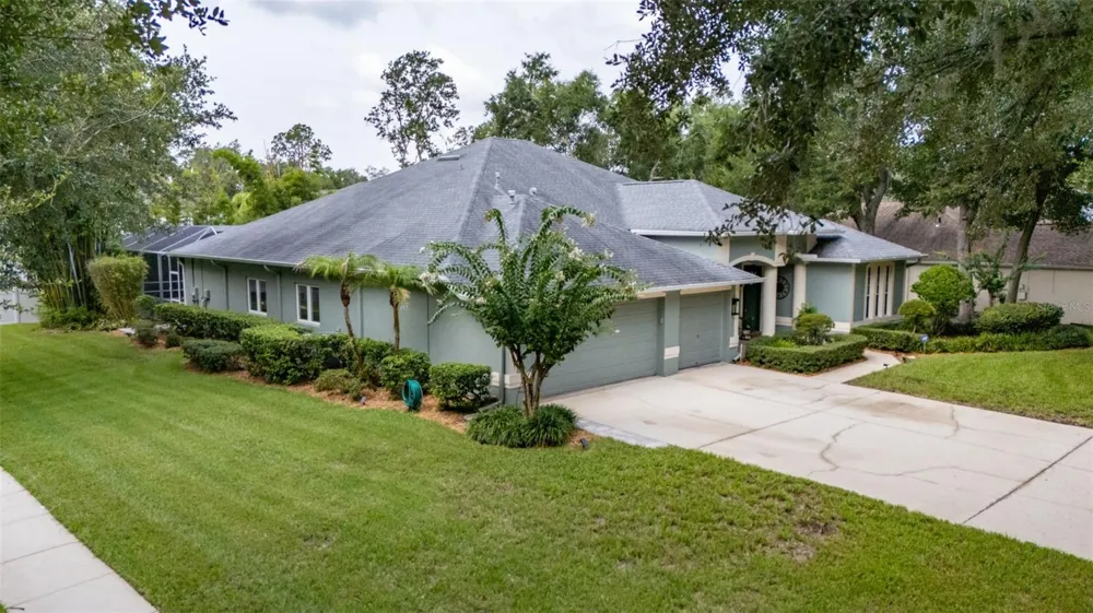 28 CAMELOT RIDGE DRIVE Brandon, FL 33511