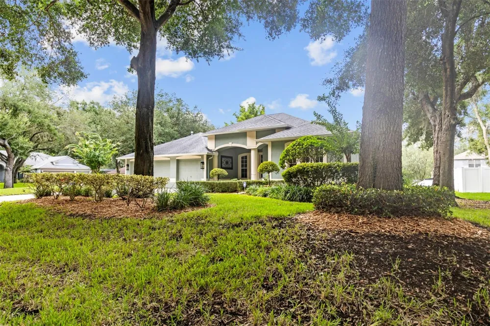 28 CAMELOT RIDGE DRIVE Brandon, FL 33511