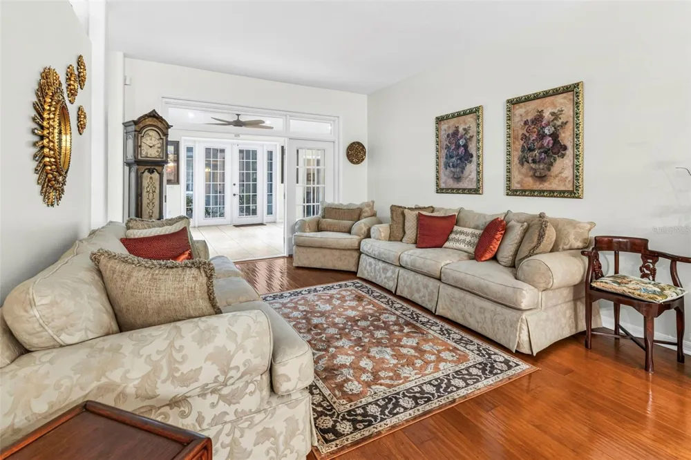 28 CAMELOT RIDGE DRIVE Brandon, FL 33511