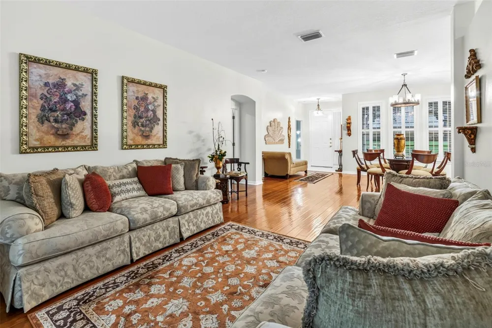 28 CAMELOT RIDGE DRIVE Brandon, FL 33511