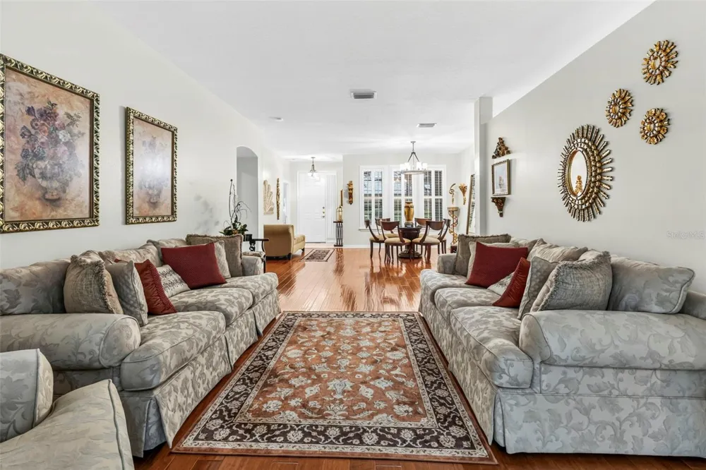 28 CAMELOT RIDGE DRIVE Brandon, FL 33511