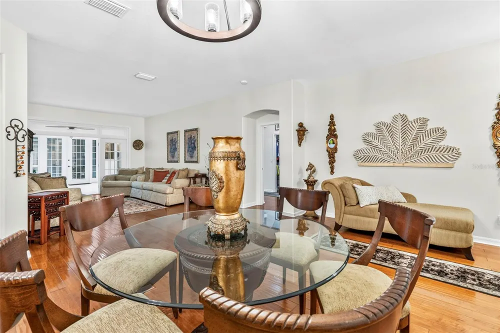 28 CAMELOT RIDGE DRIVE Brandon, FL 33511