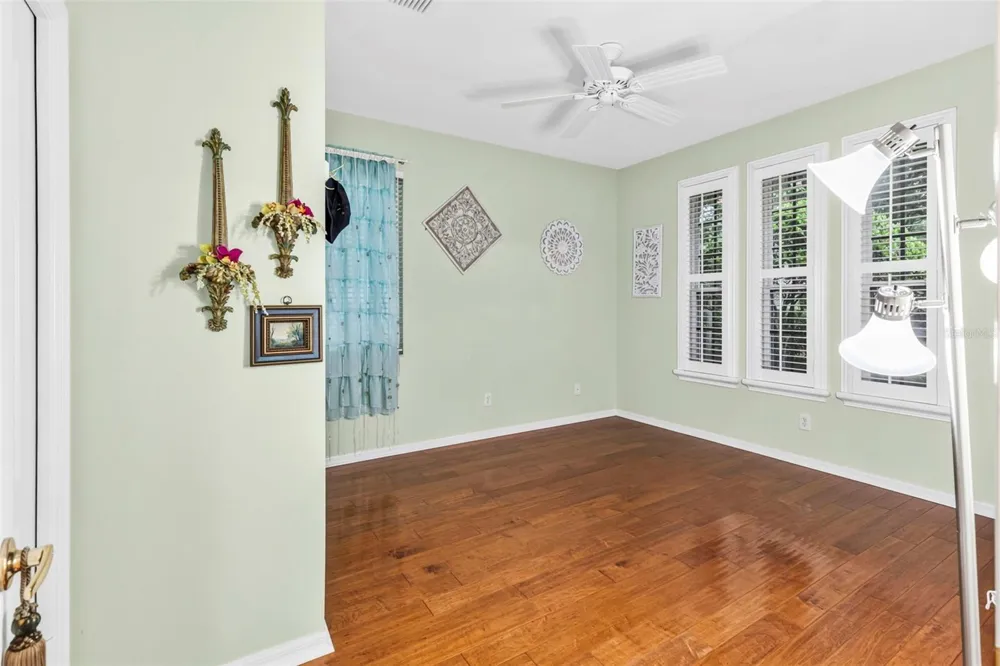 28 CAMELOT RIDGE DRIVE Brandon, FL 33511