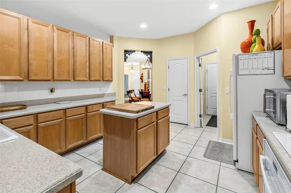 28 CAMELOT RIDGE DRIVE Brandon, FL 33511