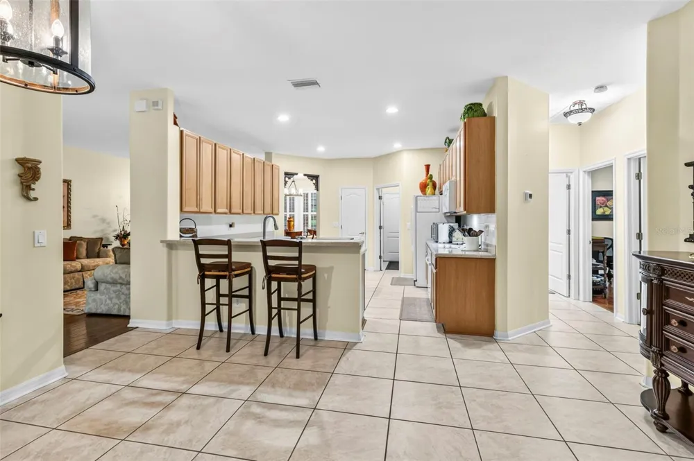 28 CAMELOT RIDGE DRIVE Brandon, FL 33511