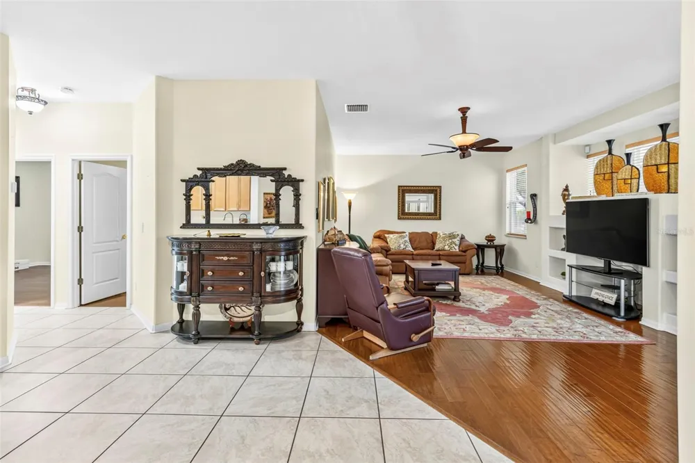 28 CAMELOT RIDGE DRIVE Brandon, FL 33511