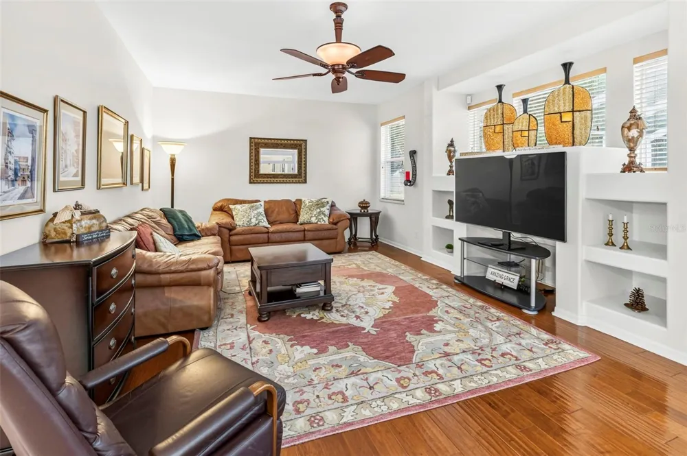 28 CAMELOT RIDGE DRIVE Brandon, FL 33511