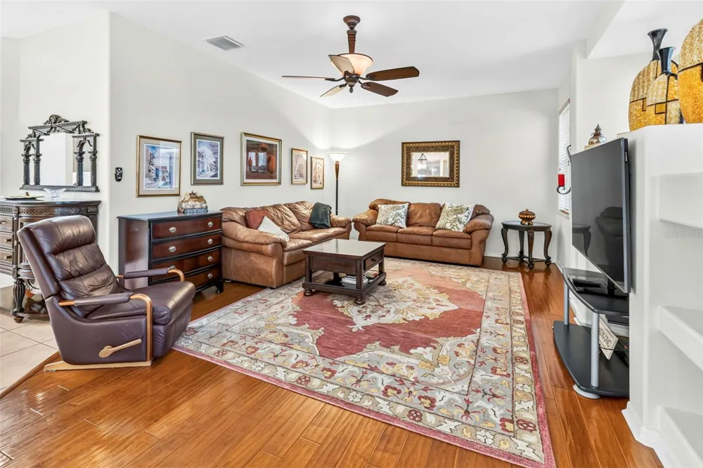 28 CAMELOT RIDGE DRIVE Brandon, FL 33511
