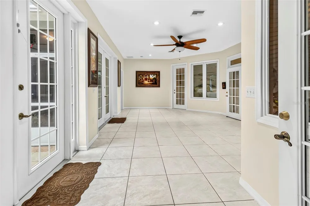 28 CAMELOT RIDGE DRIVE Brandon, FL 33511