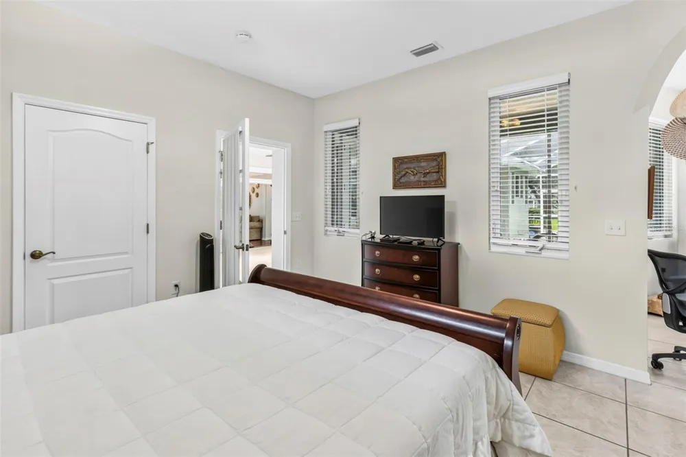 28 CAMELOT RIDGE DRIVE Brandon, FL 33511