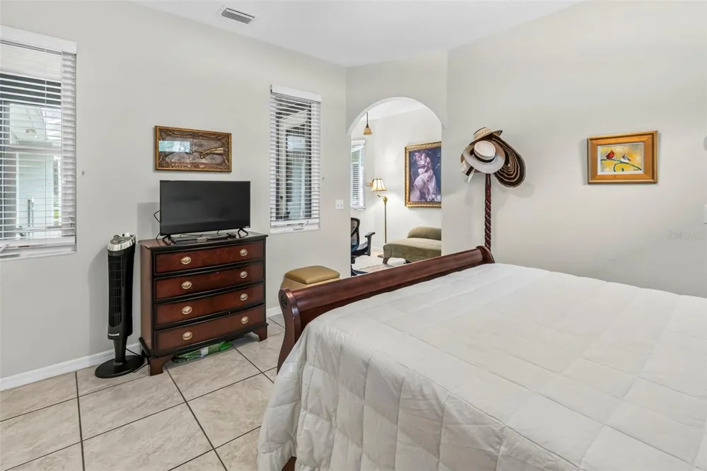 28 CAMELOT RIDGE DRIVE Brandon, FL 33511