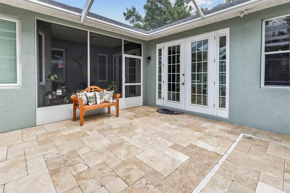28 CAMELOT RIDGE DRIVE Brandon, FL 33511