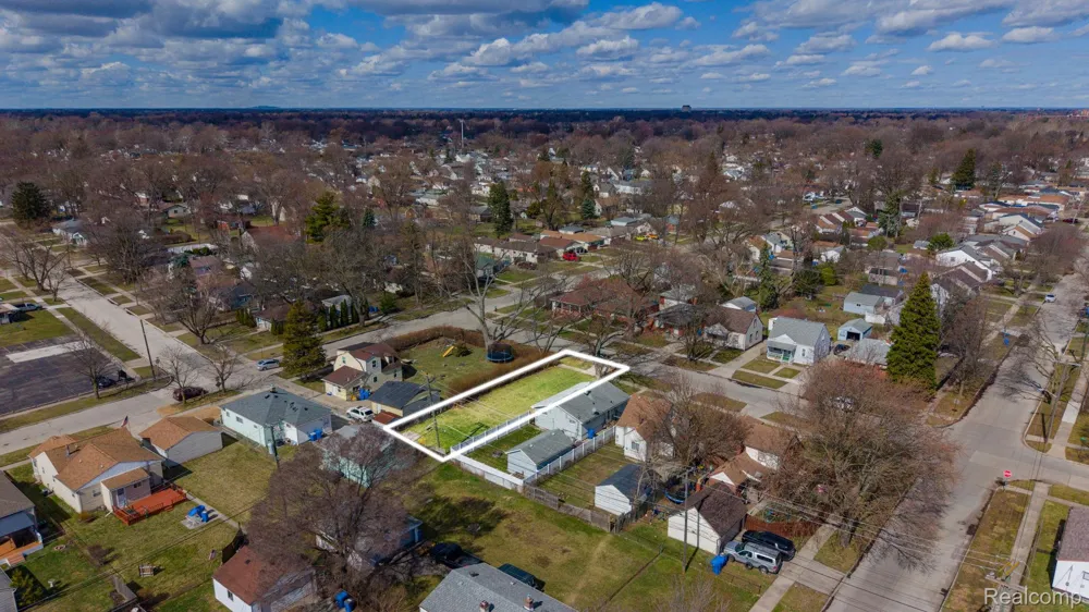 20751 Powers Avenue Dearborn Heights City, MI 48125