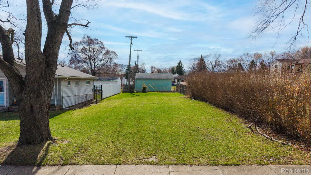 20751 Powers Avenue Dearborn Heights City, MI 48125