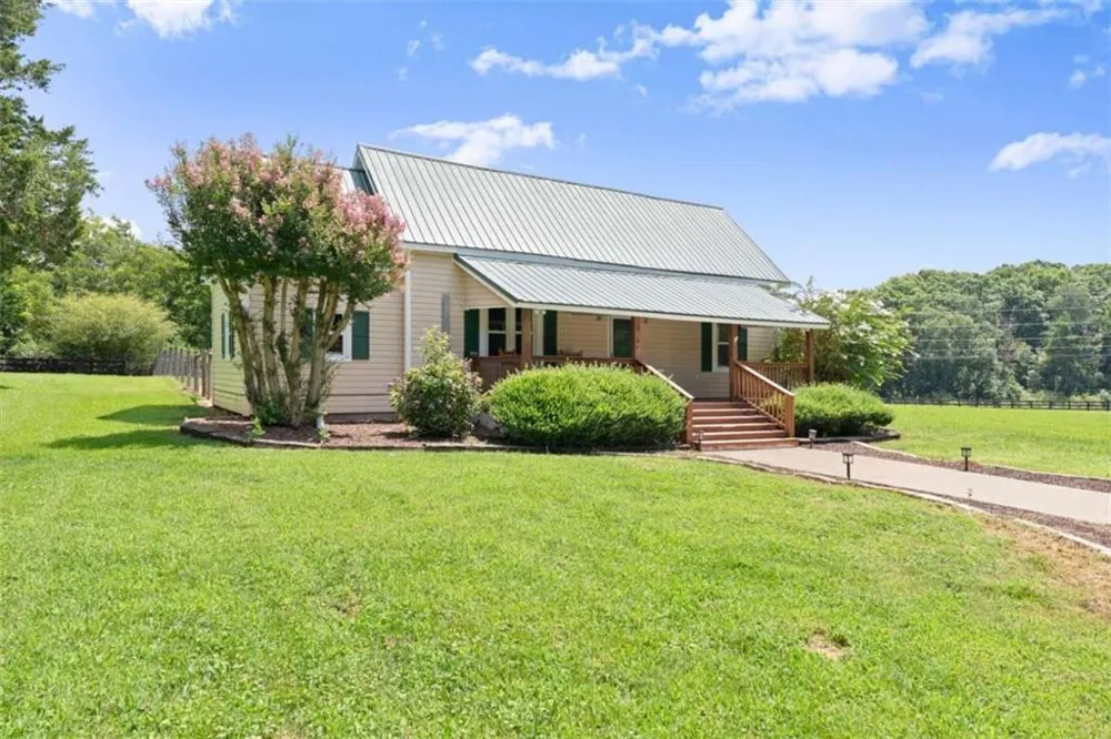 6806 Shoal Creek Road Clermont, GA 30527