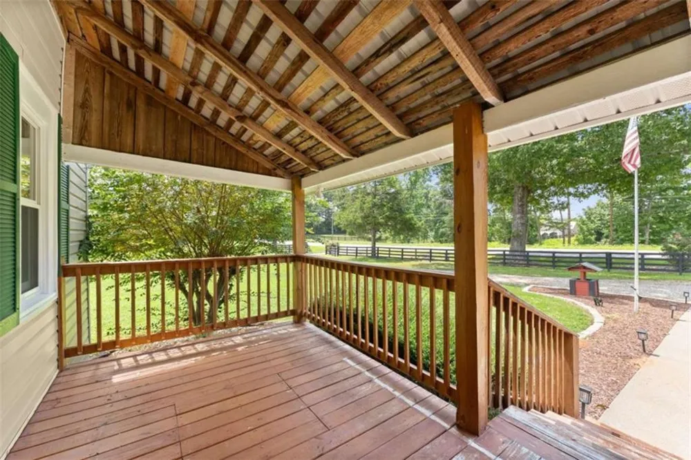 6806 Shoal Creek Road Clermont, GA 30527
