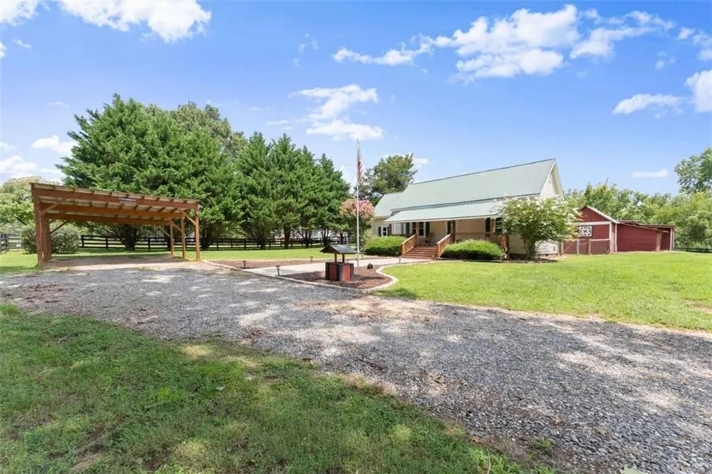 6806 Shoal Creek Road Clermont, GA 30527