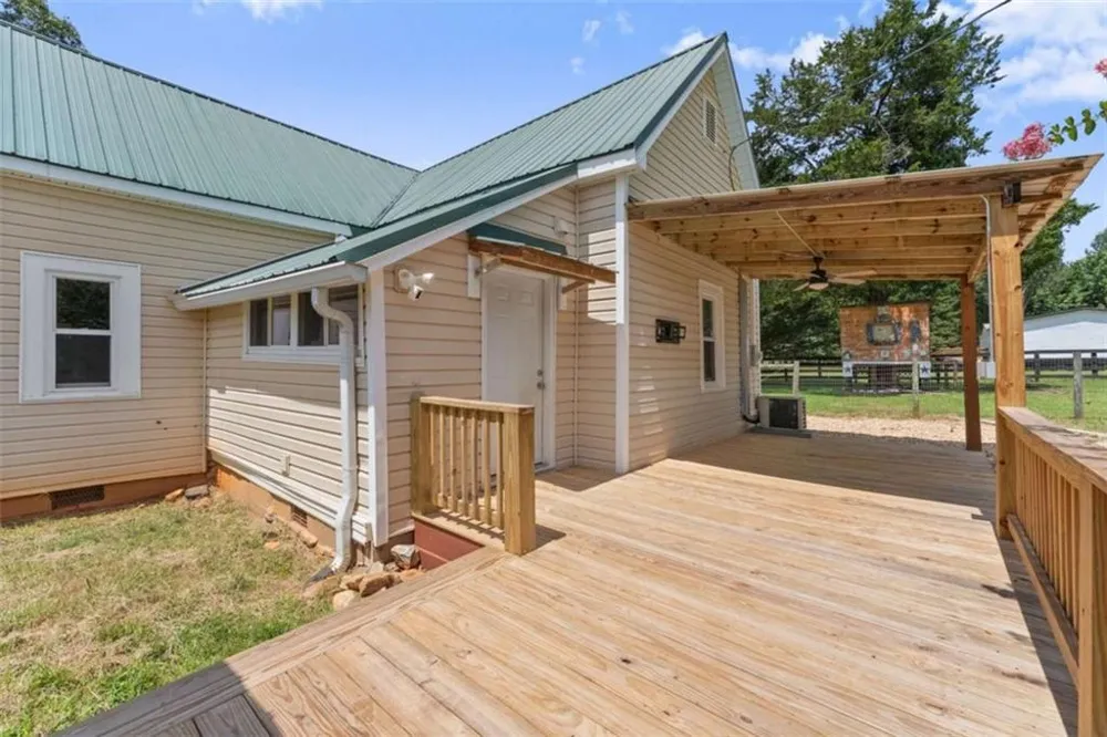 6806 Shoal Creek Road Clermont, GA 30527