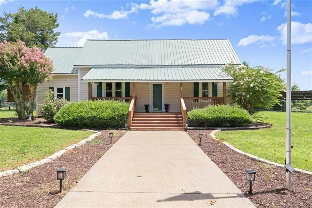 6806 Shoal Creek Road Clermont, GA 30527