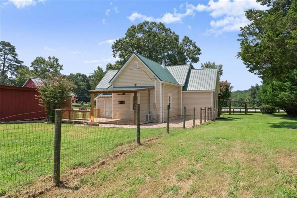 6806 Shoal Creek Road Clermont, GA 30527