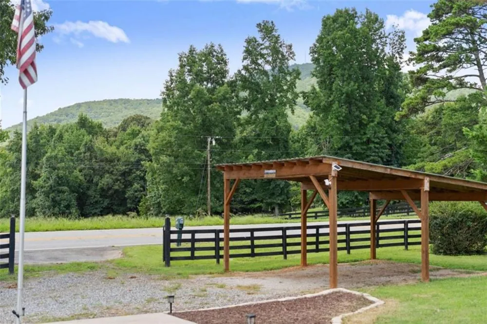 6806 Shoal Creek Road Clermont, GA 30527