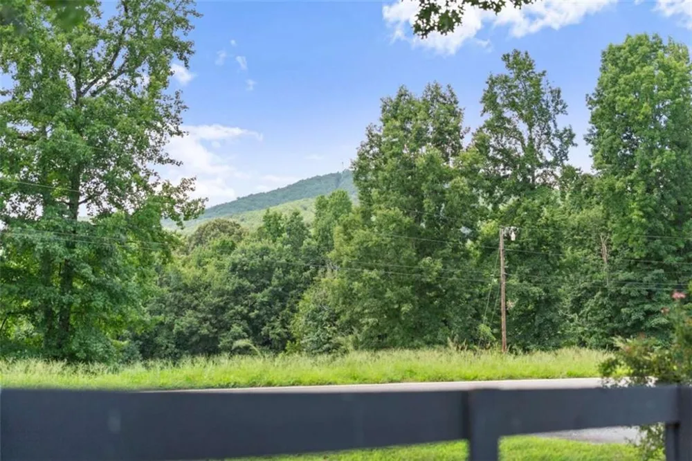 6806 Shoal Creek Road Clermont, GA 30527