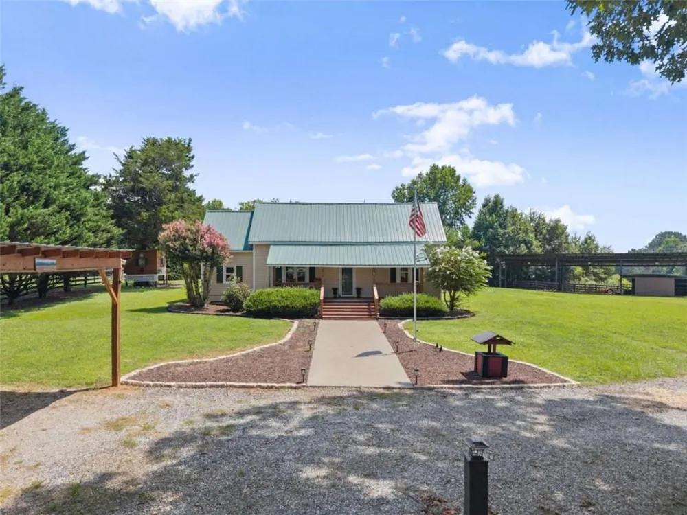 6806 Shoal Creek Road Clermont, GA 30527