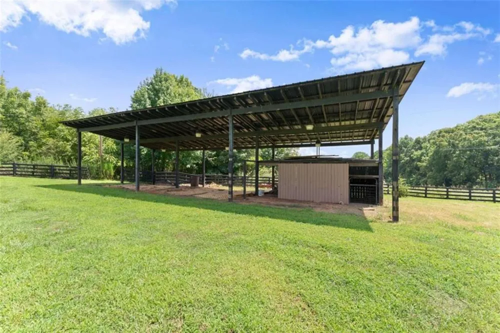 6806 Shoal Creek Road Clermont, GA 30527