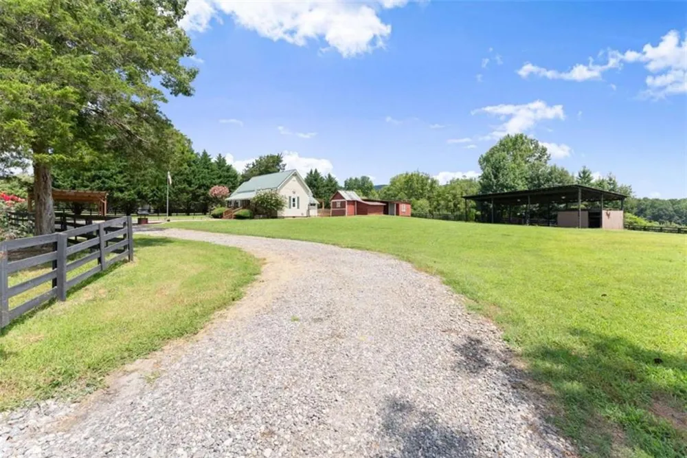 6806 Shoal Creek Road Clermont, GA 30527