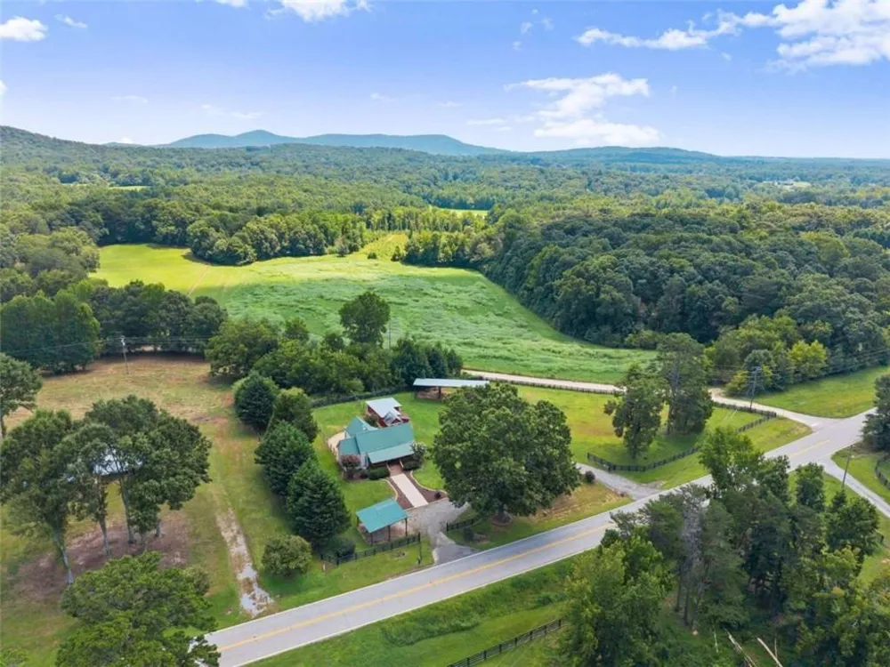 6806 Shoal Creek Road Clermont, GA 30527