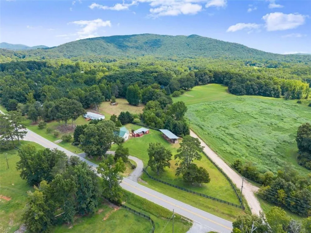 6806 Shoal Creek Road Clermont, GA 30527