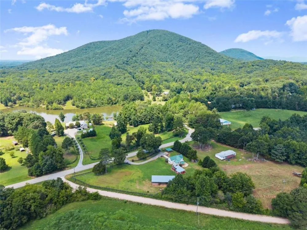 6806 Shoal Creek Road Clermont, GA 30527