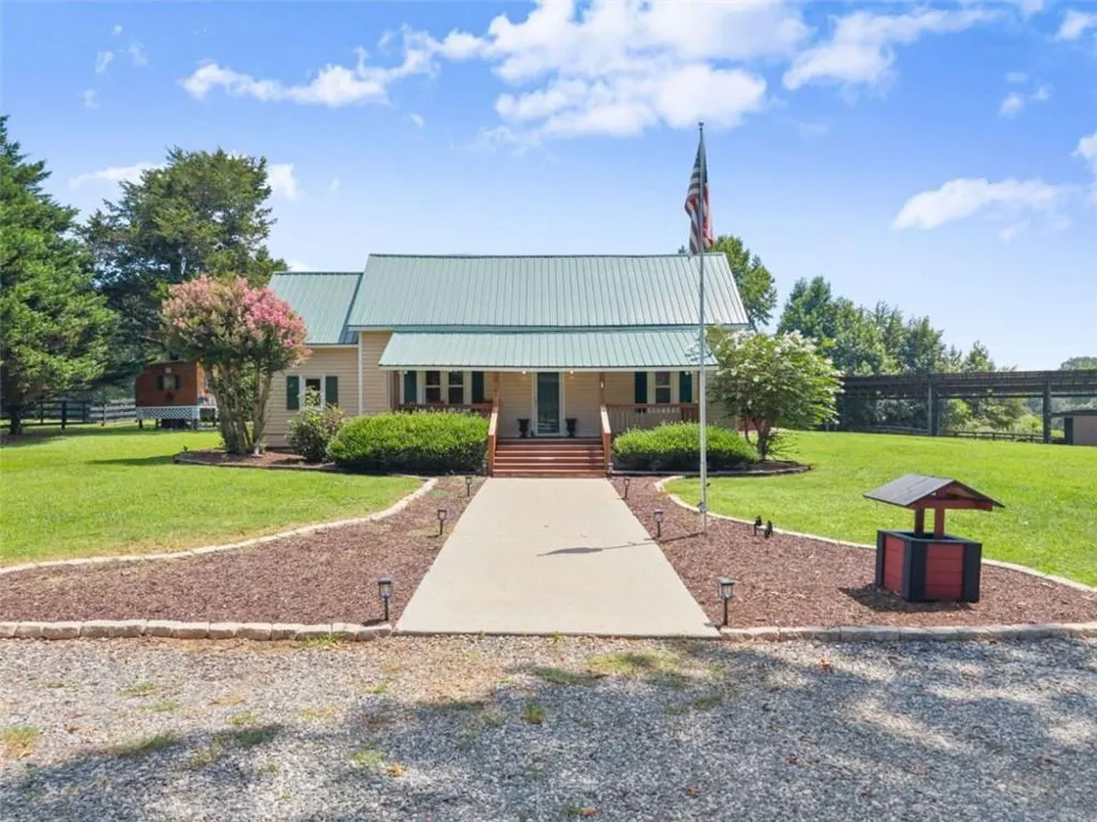6806 Shoal Creek Road Clermont, GA 30527