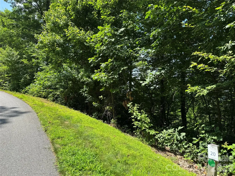 352 High Hickory Trail #20 Swannanoa, NC 28778