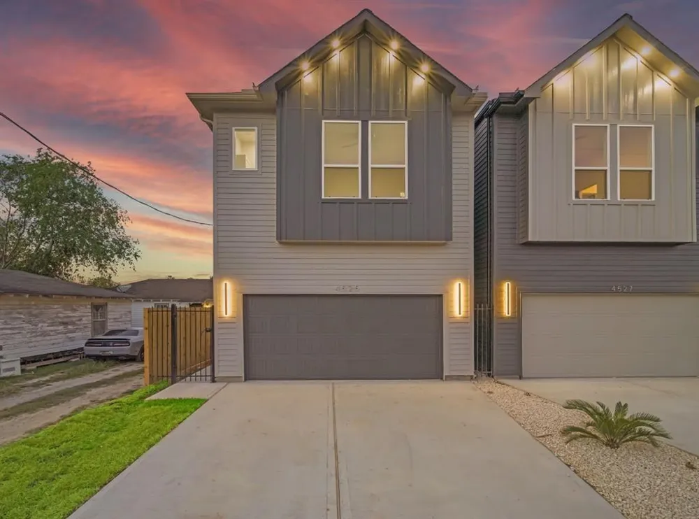 4525 Davenport Street Houston, TX 77051