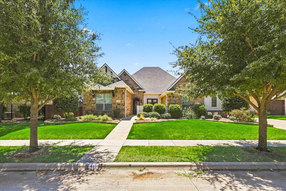 412 Nora Lane Argyle, TX 76226