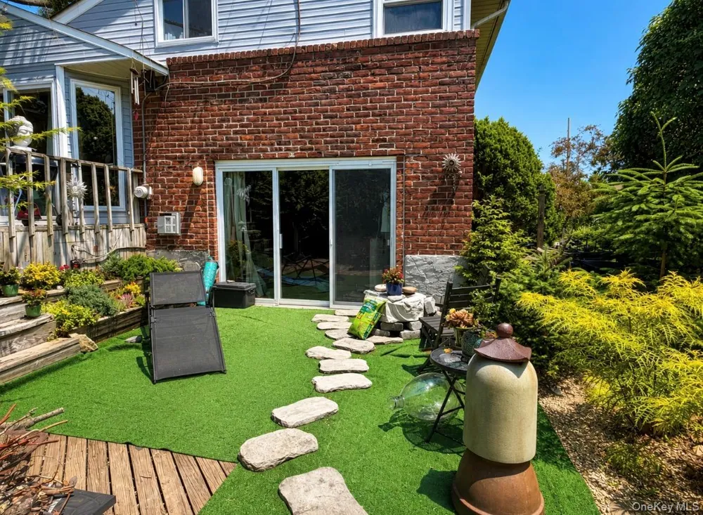 83 Bud Lane Levittown, NY 11756
