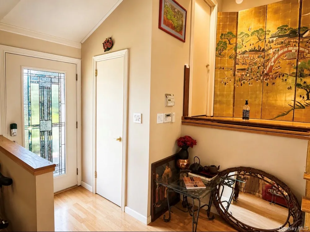 83 Bud Lane Levittown, NY 11756